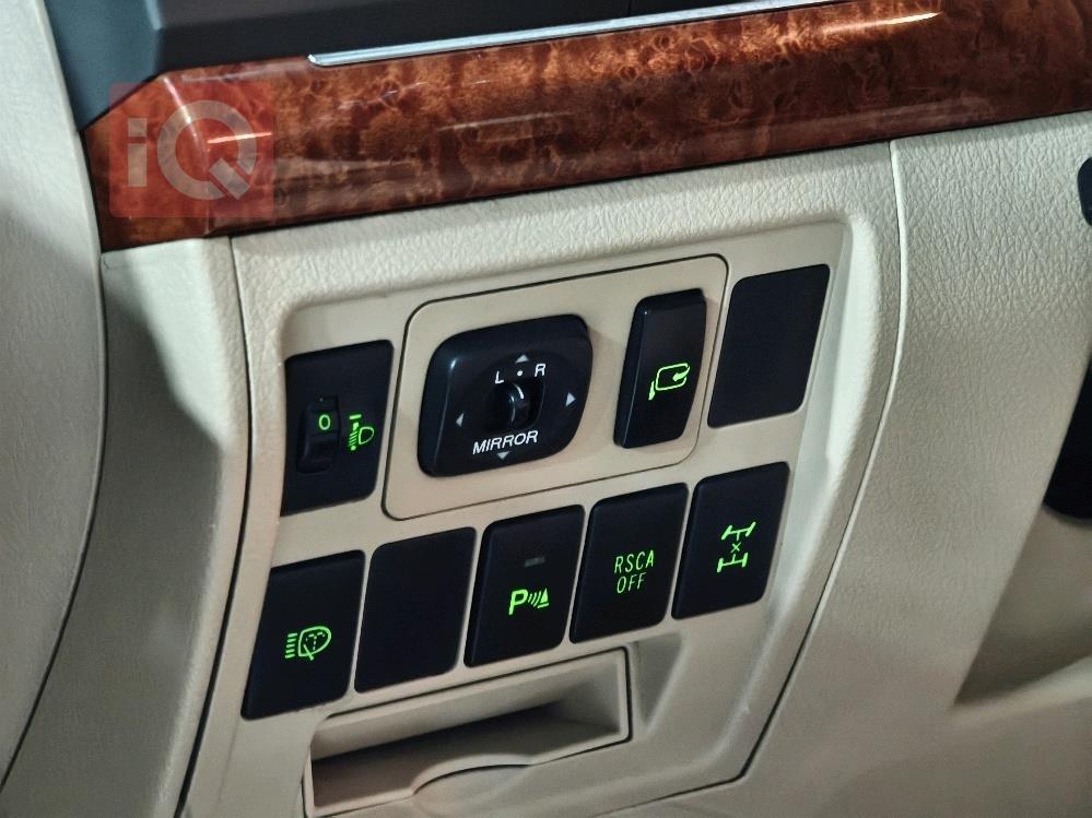 تۆیۆتا لاند کروزەر